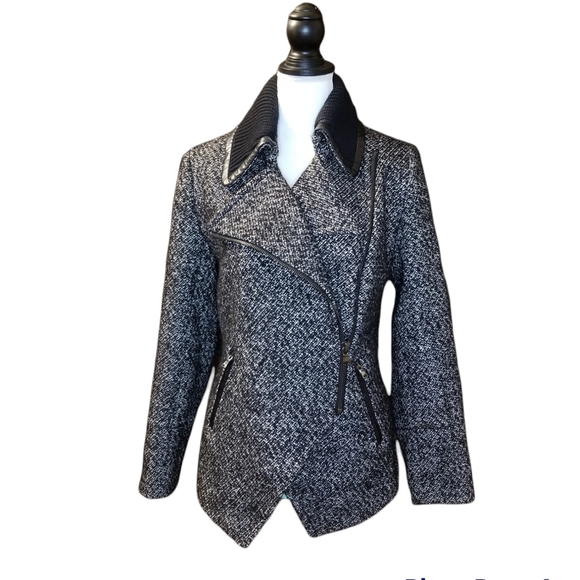 Trina Turk Jackets & Blazers - Trina Turk bouclé jacket